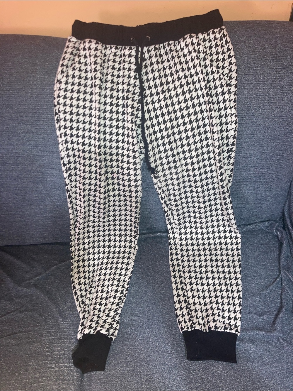 Seductions Drawstring Jogger Pants - Black & White